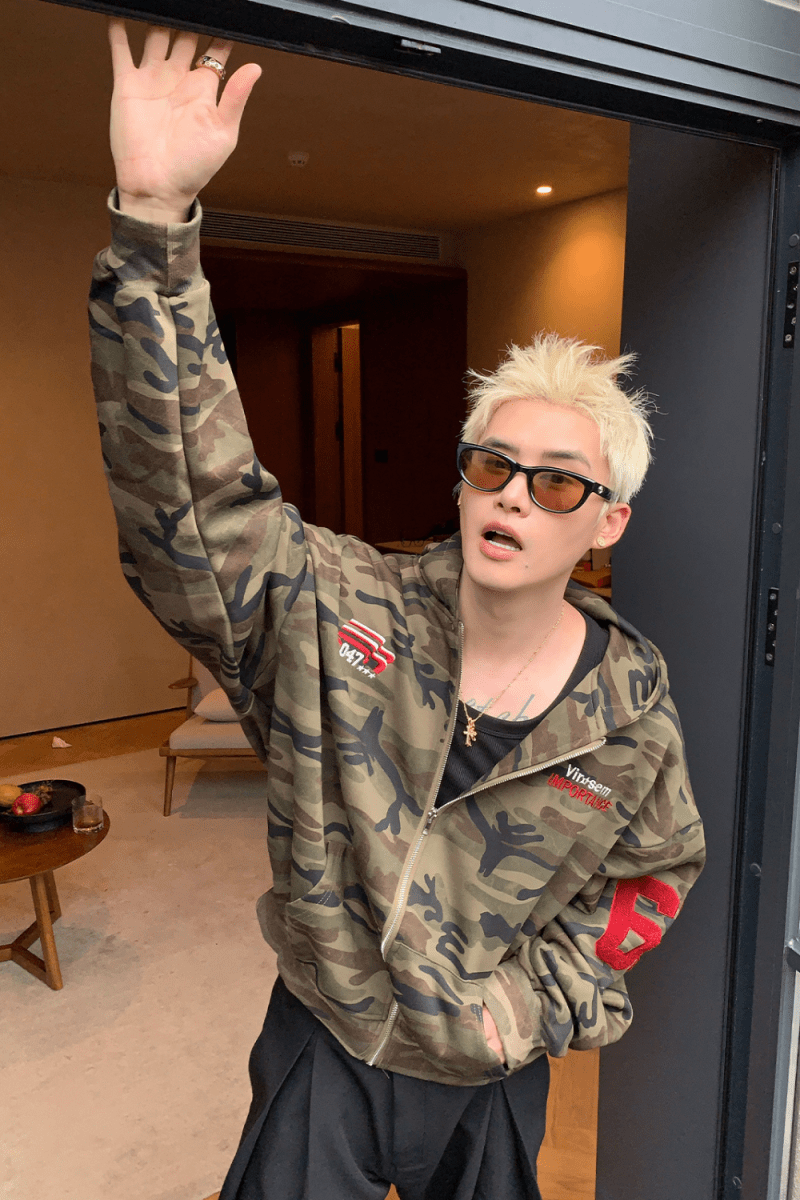 刺繍入りヴィルネスカモジップアップパーカー